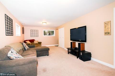 795 Milton Ln, Hoffman Estates, IL 60169 photo 12