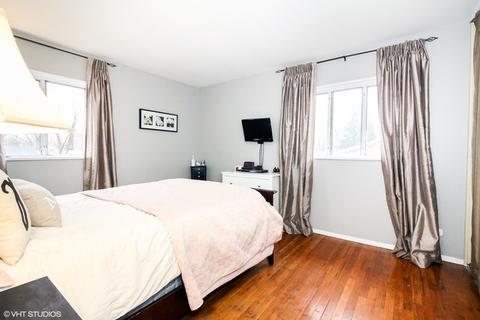 795 Milton Ln, Hoffman Estates, IL 60169 photo 14