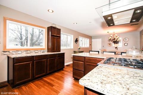 795 Milton Ln, Hoffman Estates, IL 60169 photo 6