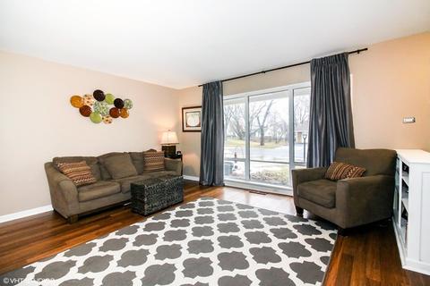 795 Milton Ln, Hoffman Estates, IL 60169 photo 4