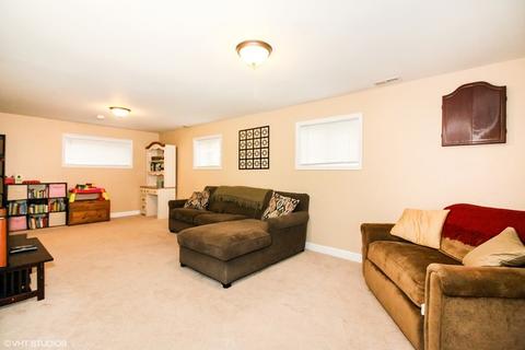 795 Milton Ln, Hoffman Estates, IL 60169 photo 11
