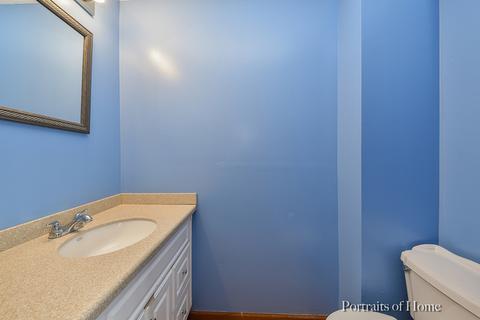 612 Bluff City Blvd, Elgin, IL 60120 photo 8