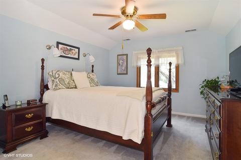 2111 Kirchoff Rd, Rolling Meadows, IL 60008 photo 5
