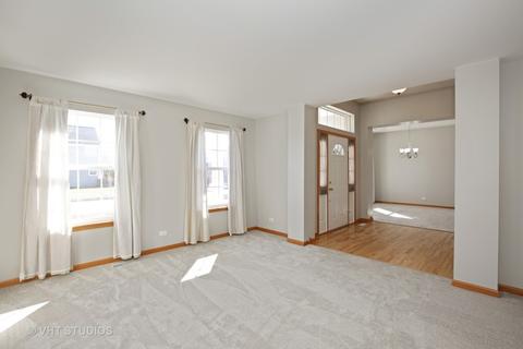 224 Atwell St, Elgin, IL 60124 photo 2