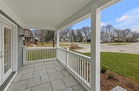 2000 Linneman St, Glenview, IL 60025 photo 2
