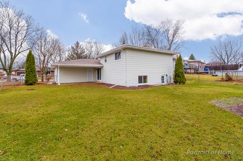 632 Juniper Ln, Bartlett, IL 60103 photo 2