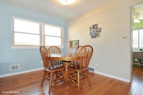 415 Byron Ct, Wheaton, IL 60187 photo 4