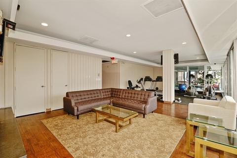 201 E Chestnut St #6A, Chicago, IL 60611 photo 25