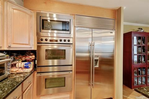 201 E Chestnut St #6A, Chicago, IL 60611 photo 6