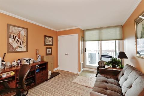 201 E Chestnut St #6A, Chicago, IL 60611 photo 7