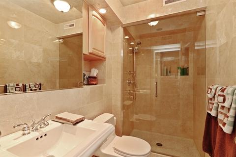 201 E Chestnut St #6A, Chicago, IL 60611 photo 11