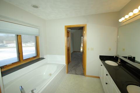 7847 Joy Ln, Roscoe, IL 61073 photo 11