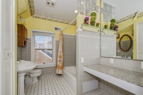 1592 E Walnut Ave, Des Plaines, IL 60016 photo 14