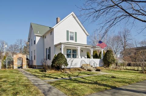 1592 E Walnut Ave, Des Plaines, IL 60016 photo 1