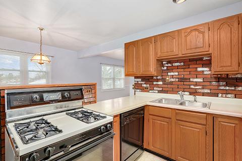 620 Arlington St, Hoffman Estates, IL 60169 photo 11