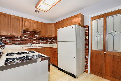 620 Arlington St, Hoffman Estates, IL 60169 photo 9