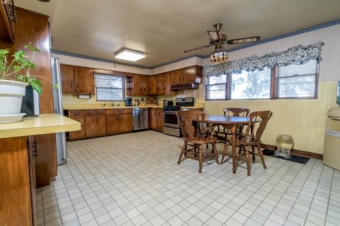 915 E 7th St, Lockport, IL 60441 photo 9