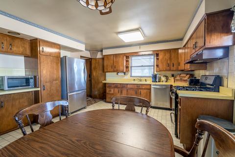 915 E 7th St, Lockport, IL 60441 photo 11