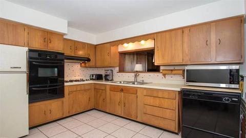 35 W889 Crispin Dr, Elgin, IL 60123 photo 4