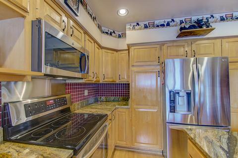 1677 Henry Ave, Des Plaines, IL 60016 photo 8