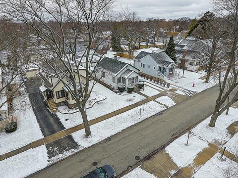 1677 Henry Ave, Des Plaines, IL 60016 photo 4