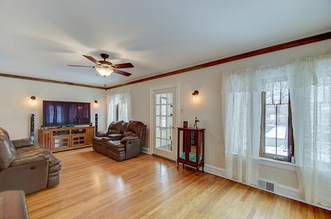 1677 Henry Ave, Des Plaines, IL 60016 photo 18