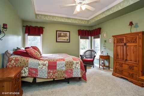 5512 Sarah Dr, Johnsburg, IL 60051 photo 10