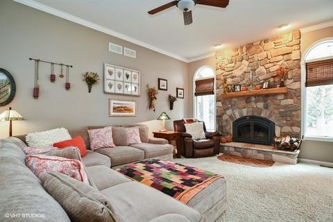 5512 Sarah Dr, Johnsburg, IL 60051 photo 3