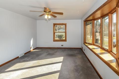 852 Jay St, Elgin, IL 60120 photo 3