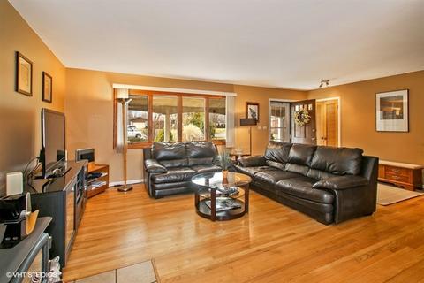 6 Rob Rd, Mount Prospect, IL 60056 photo 2