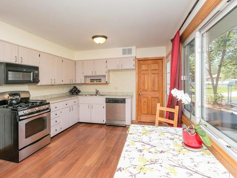 130 Princeton St, Hoffman Estates, IL 60169 photo 10