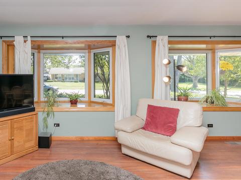 130 Princeton St, Hoffman Estates, IL 60169 photo 5