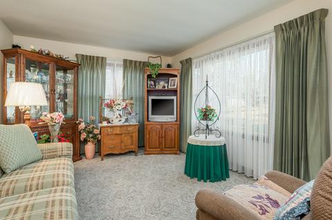 116 E Arnold St, Sandwich, IL 60548 photo 2
