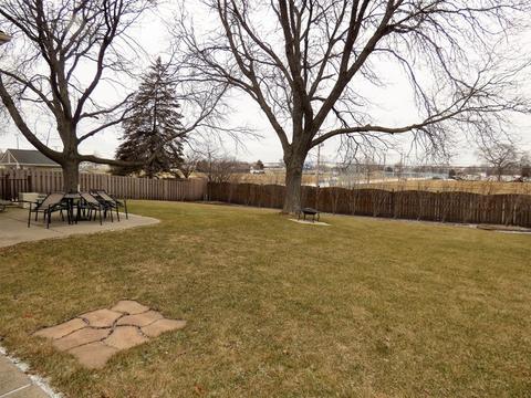 944 Blaze Trl, Wheeling, IL 60090 photo 24