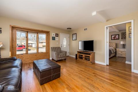 8243 45th St, Lyons, IL 60534 photo 2