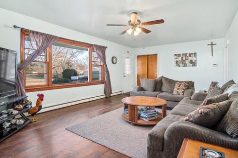 877 Stewart Ave, Elgin, IL 60120 photo 5