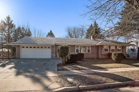 877 Stewart Ave, Elgin, IL 60120 photo 1