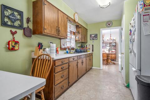 877 Stewart Ave, Elgin, IL 60120 photo 10