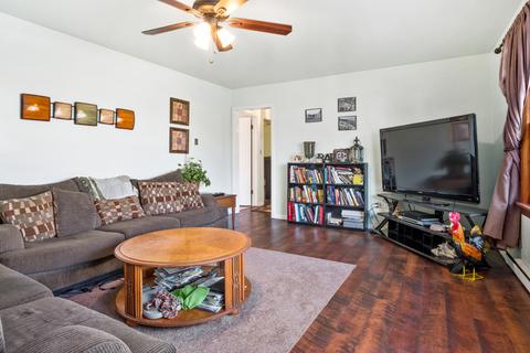 877 Stewart Ave, Elgin, IL 60120 photo 3