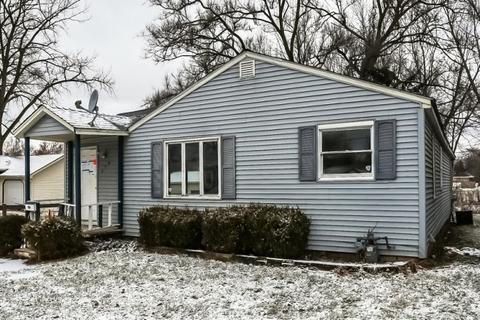 570 Parker Ave, Aurora, IL 60505 photo 3