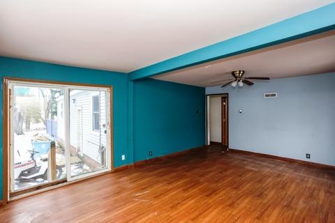 570 Parker Ave, Aurora, IL 60505 photo 5