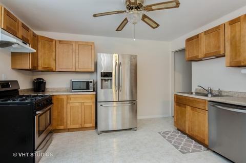 3001 W Falcon Ct, Rolling Meadows, IL 60008 photo 3