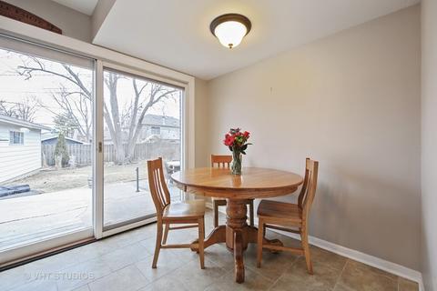 703 Cadillac Dr, Wheaton, IL 60187 photo 5