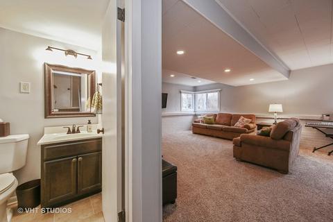 703 Cadillac Dr, Wheaton, IL 60187 photo 13