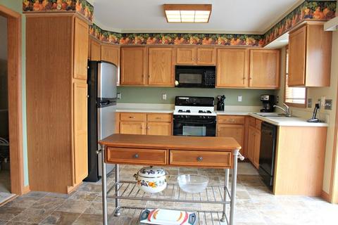 718 Downing Pl, Geneva, IL 60134 photo 9