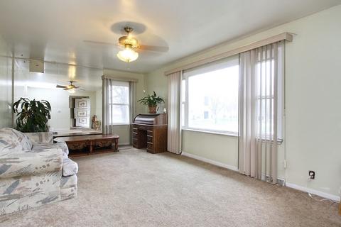 1040 E Willow St, Kankakee, IL 60901 photo 2
