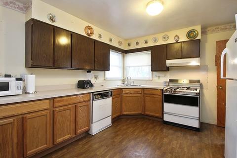 1040 E Willow St, Kankakee, IL 60901 photo 3