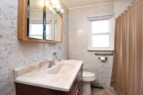 1040 E Willow St, Kankakee, IL 60901 photo 6