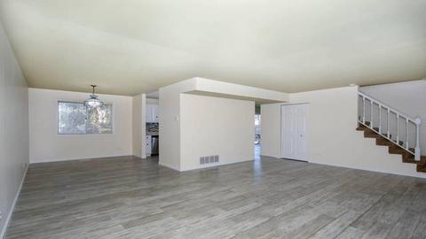 1213 S Appletree Ln, Bartlett, IL 60103 photo 3