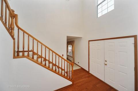 830 Vera Ln, Wheeling, IL 60090 photo 2